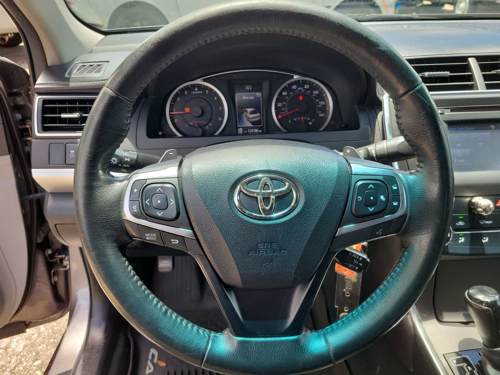 Thumbnail: 2015 Toyota Camry - 18