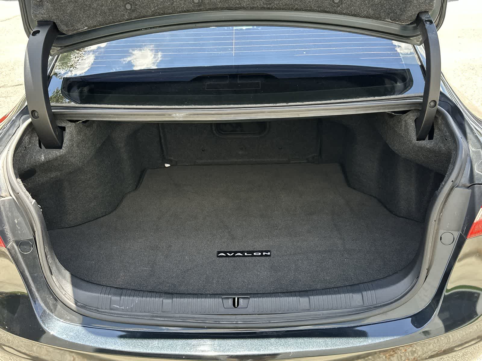 Thumbnail: 2015 Toyota Avalon - 17