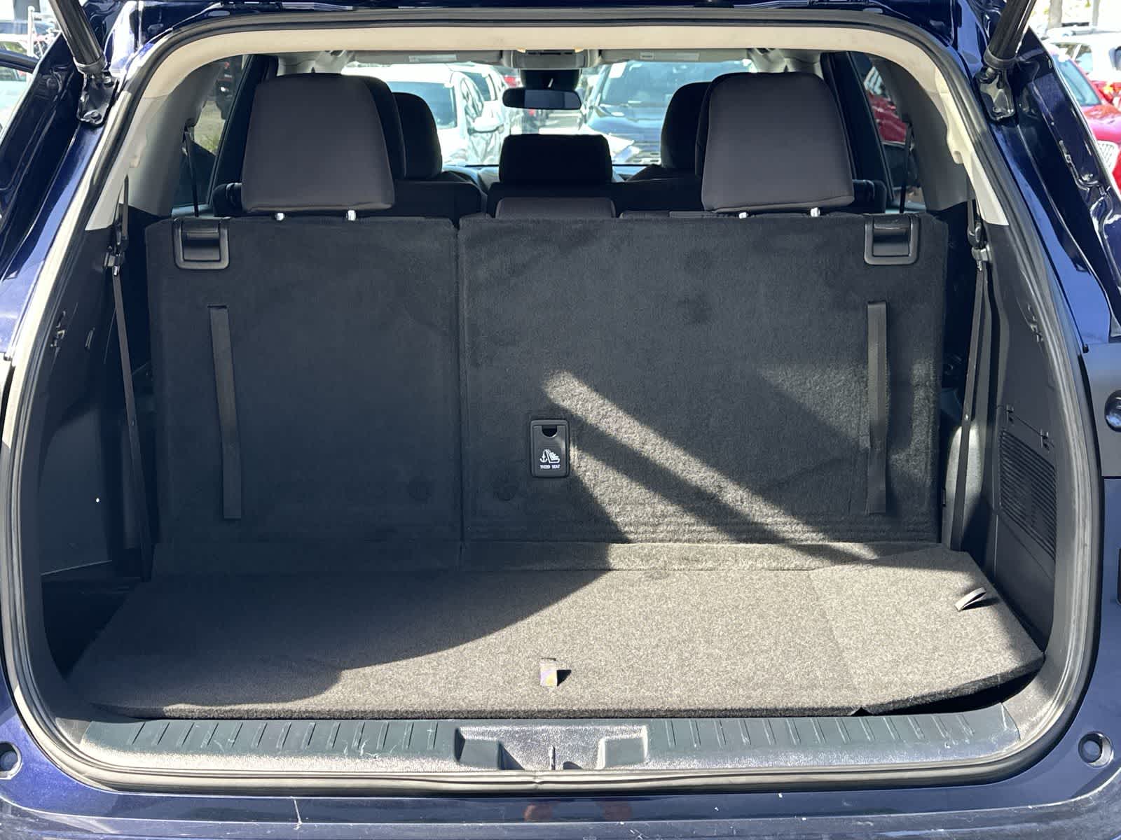 Thumbnail: 2022 Toyota Highlander - 19