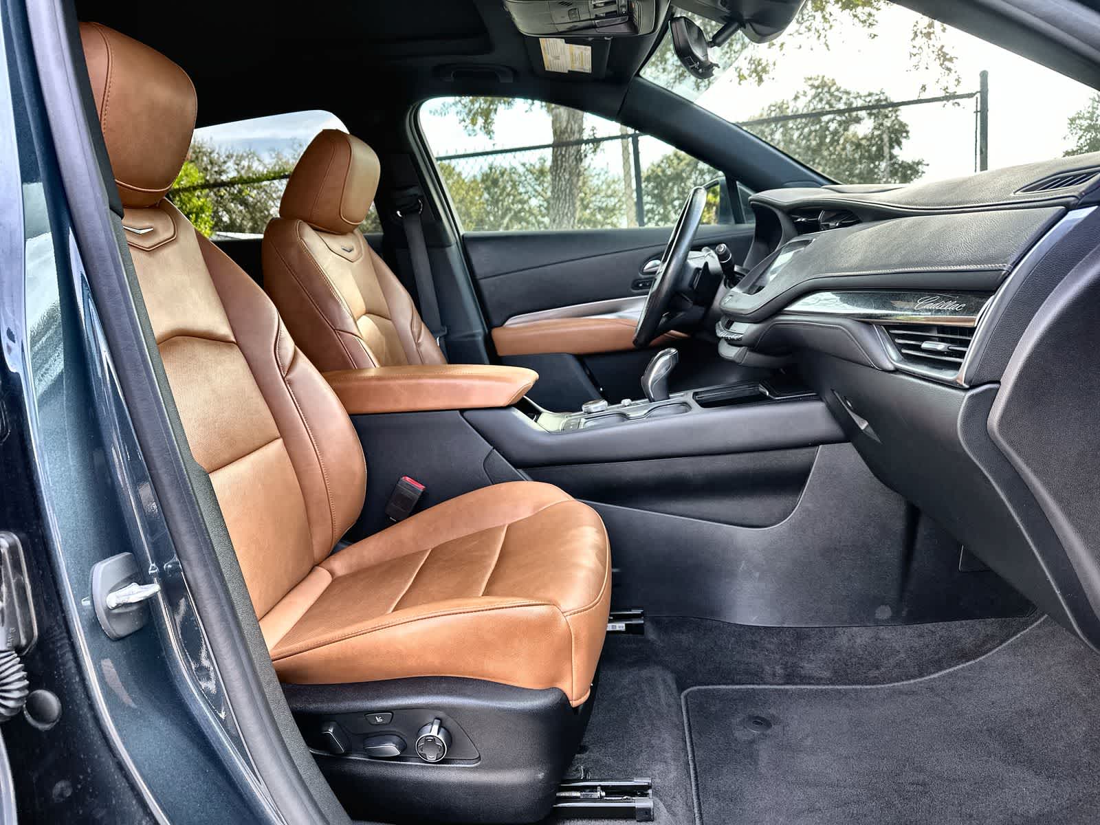 Thumbnail: 2019 Cadillac XT4 - 14