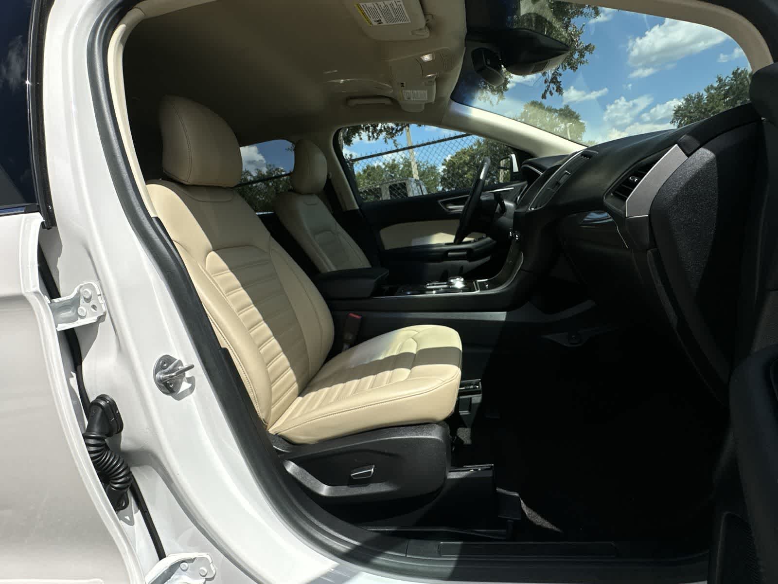 Thumbnail: 2019 Ford Edge - 14