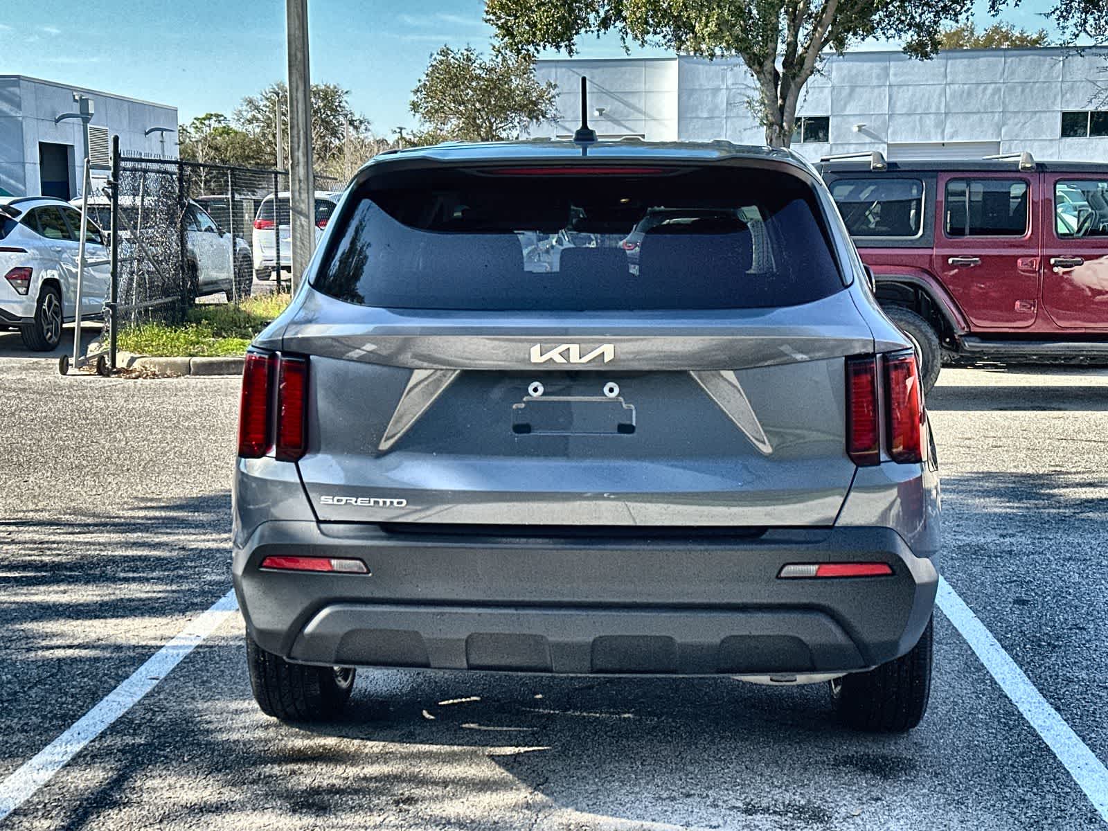 Thumbnail: 2023 Kia Sorento - 7