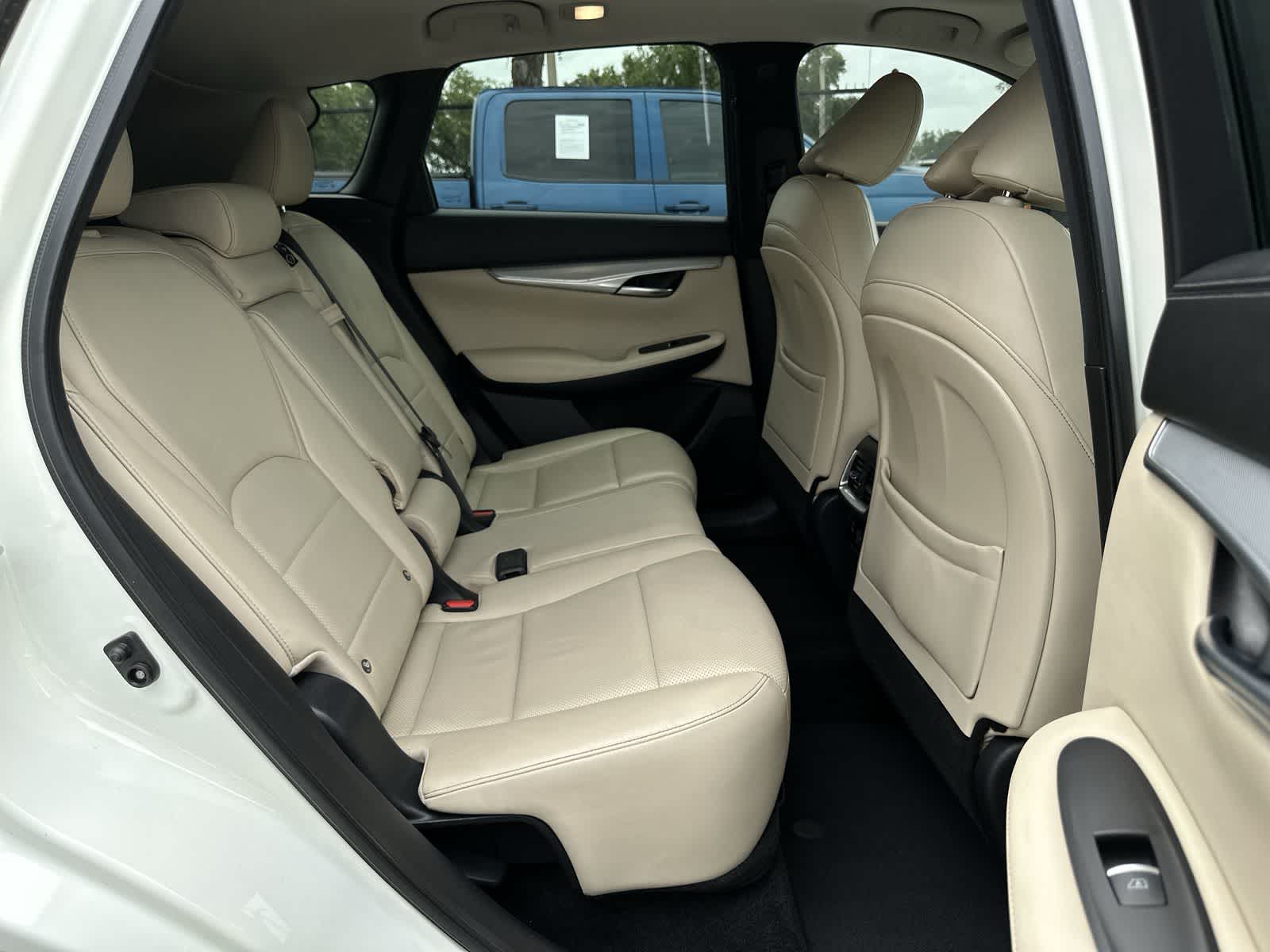 2019 INFINITI QX50 Essential 13