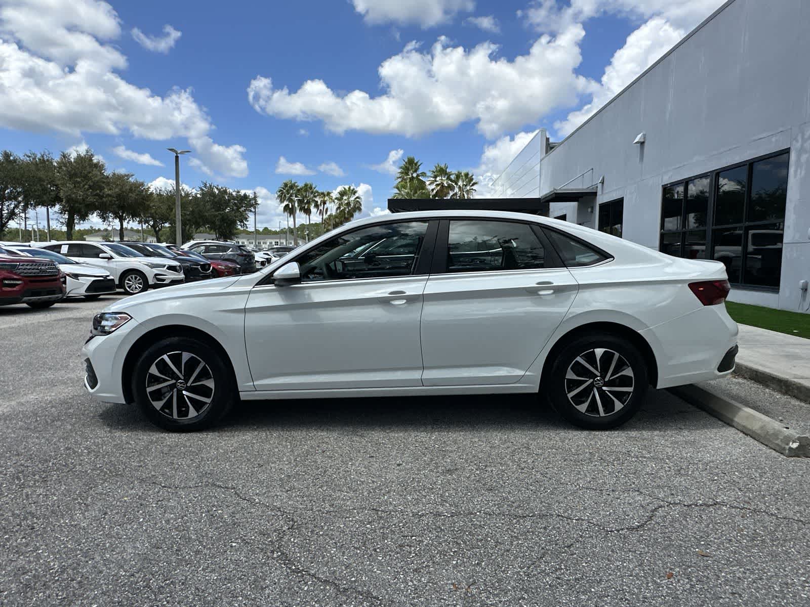Thumbnail: 2023 Volkswagen Jetta - 3