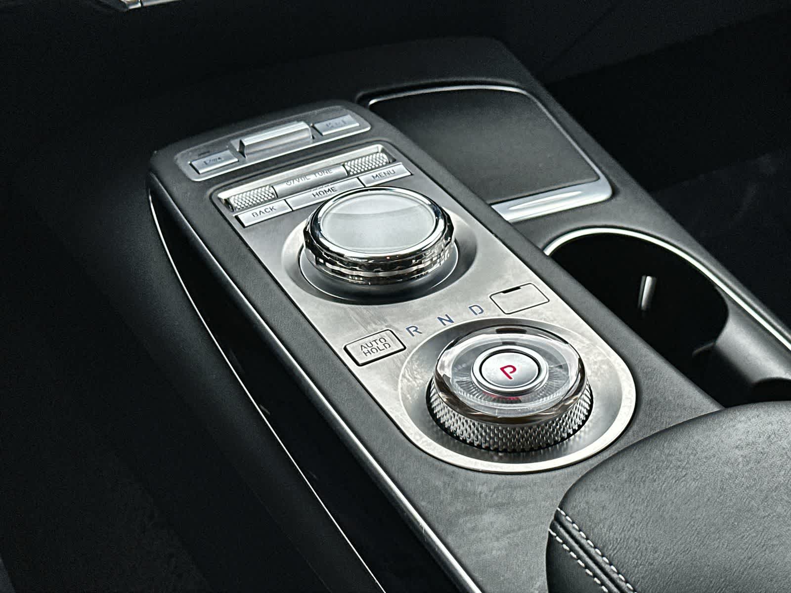 Thumbnail: 2025 Genesis GV70 - 17