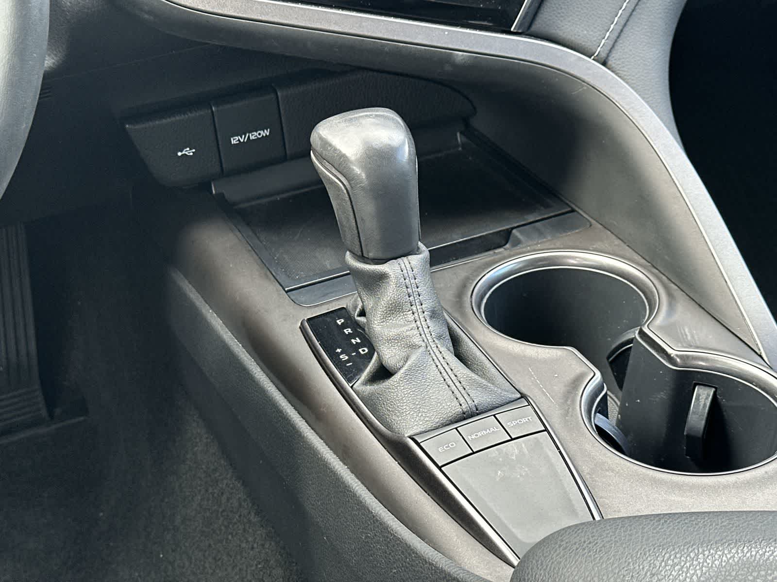 Thumbnail: 2022 Toyota Camry - 17