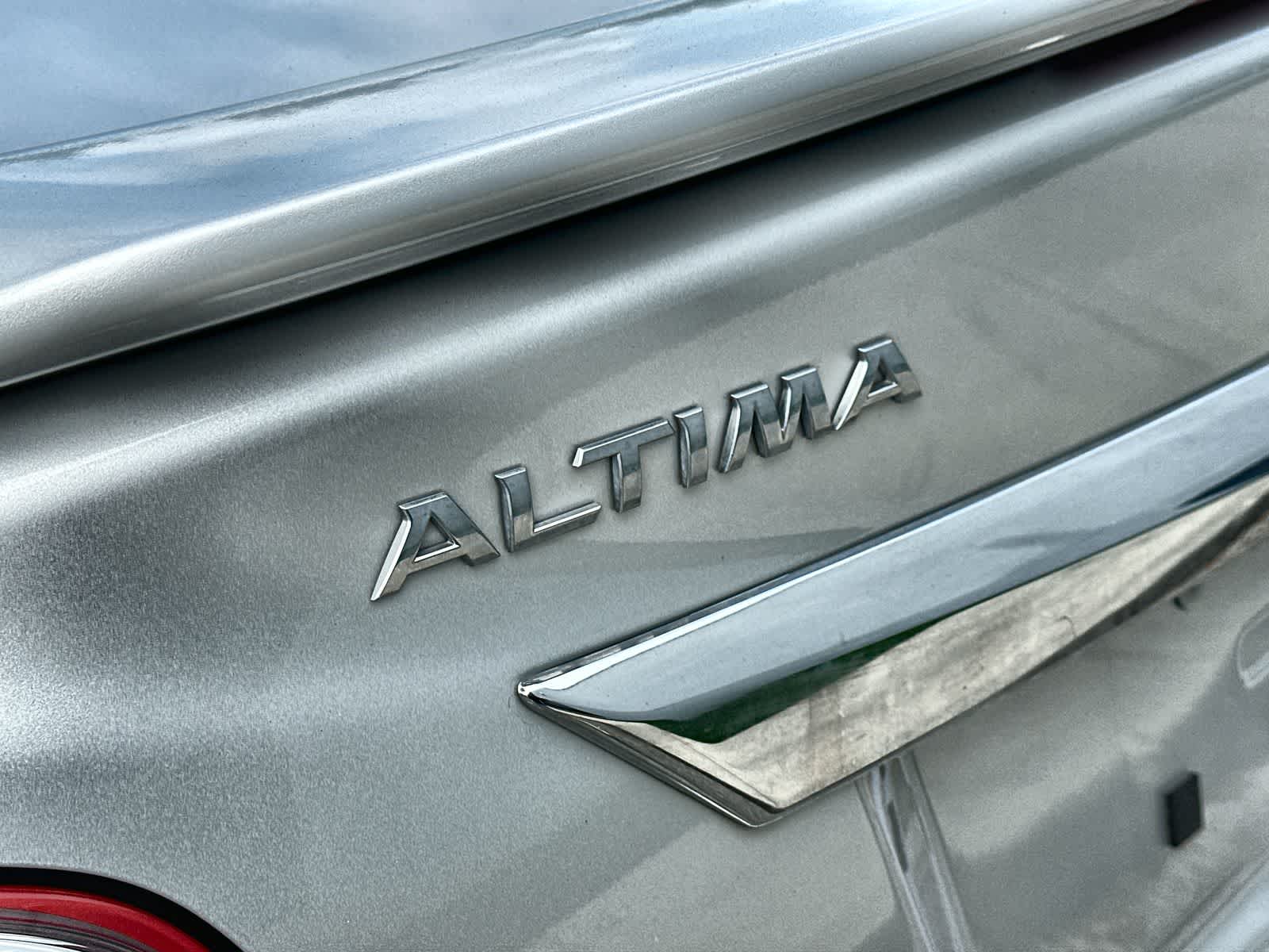 Thumbnail: 2013 Nissan Altima - 15