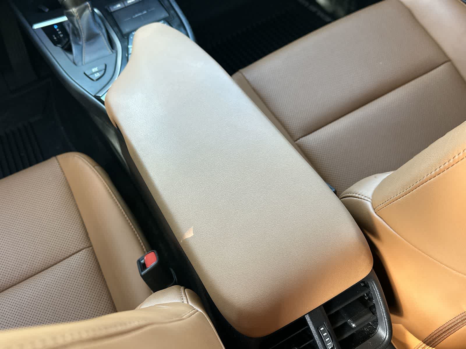 Thumbnail: 2019 Lexus UX - 16