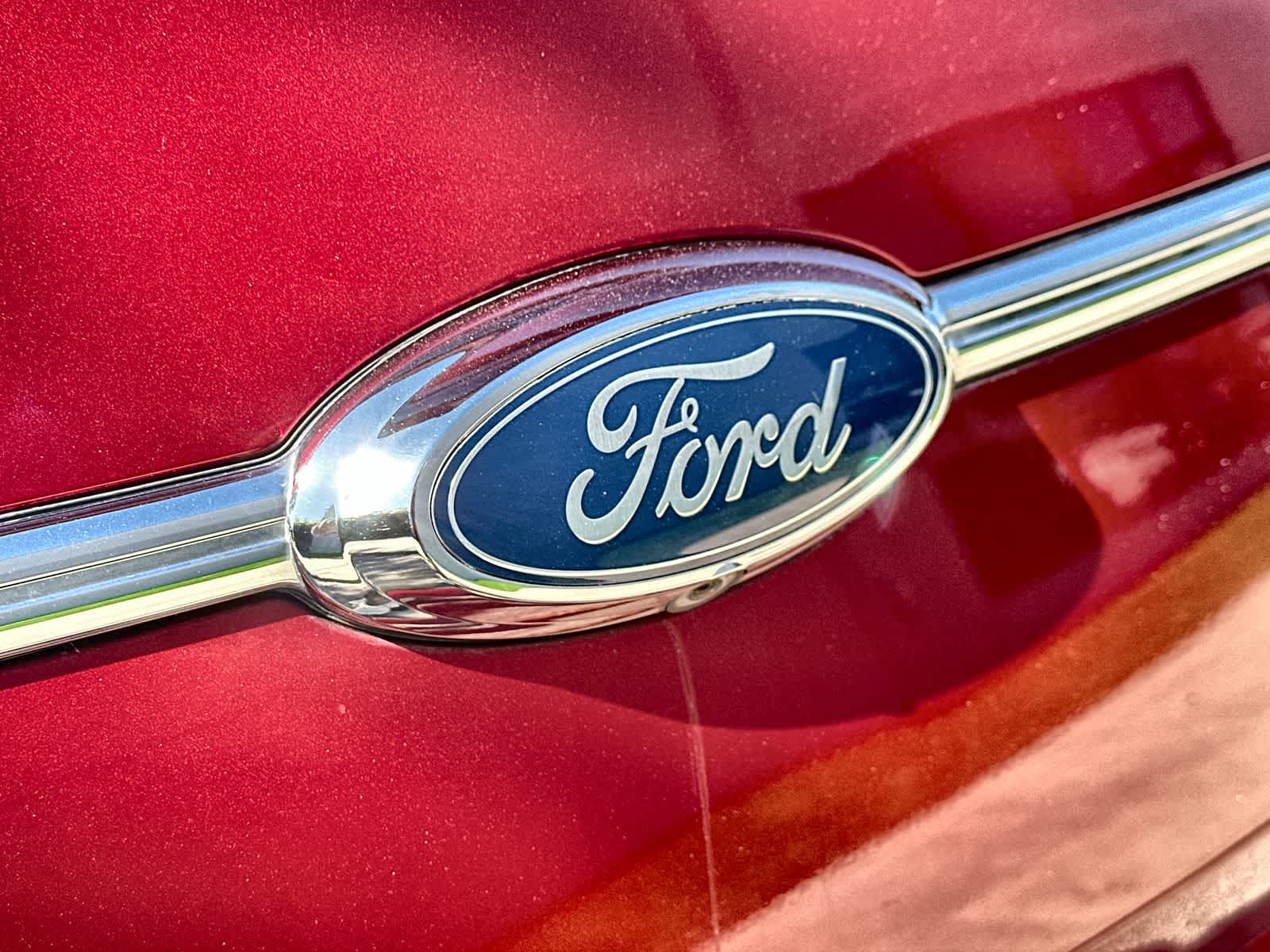 Thumbnail: 2015 Ford Taurus - 16
