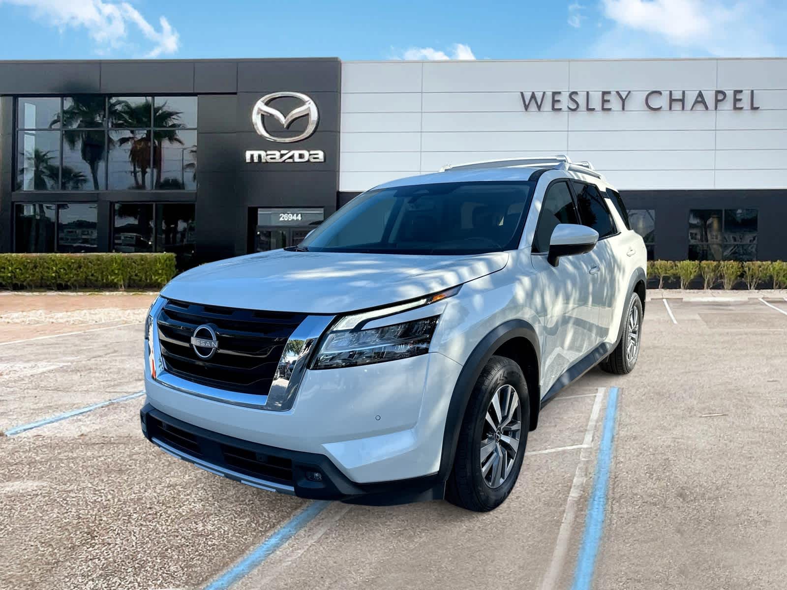 2023 Nissan Pathfinder SL