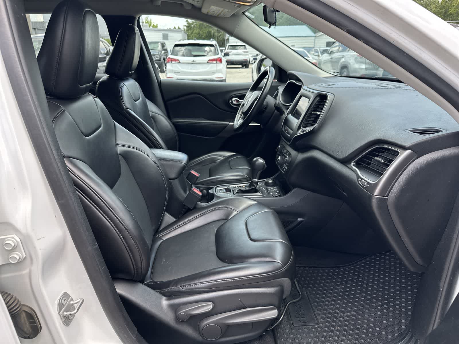 2019 Jeep Cherokee Latitude 14