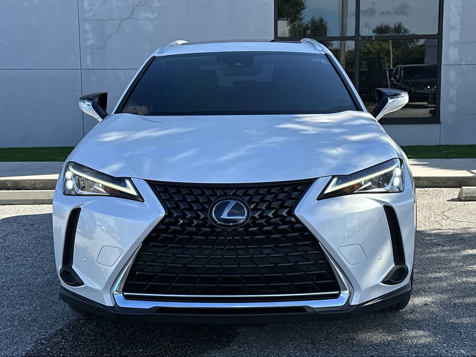 Thumbnail: 2019 Lexus UX - 6