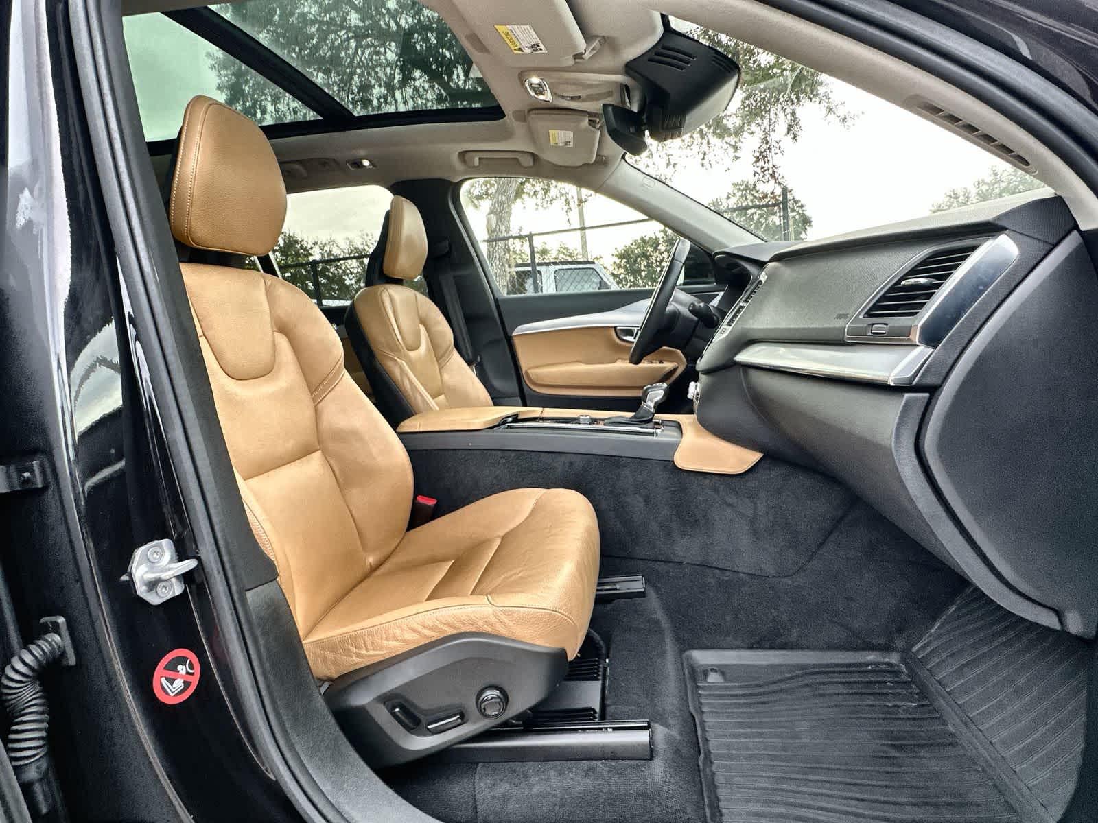 Thumbnail: 2016 Volvo XC90 - 14