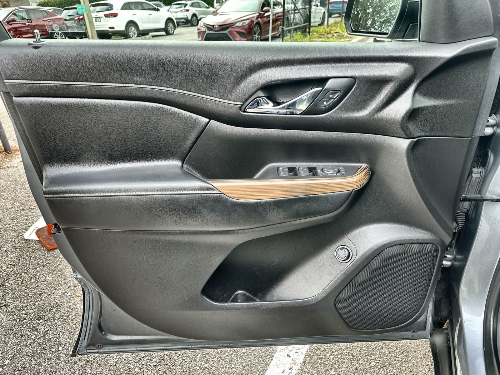 Thumbnail: 2020 GMC Acadia - 26