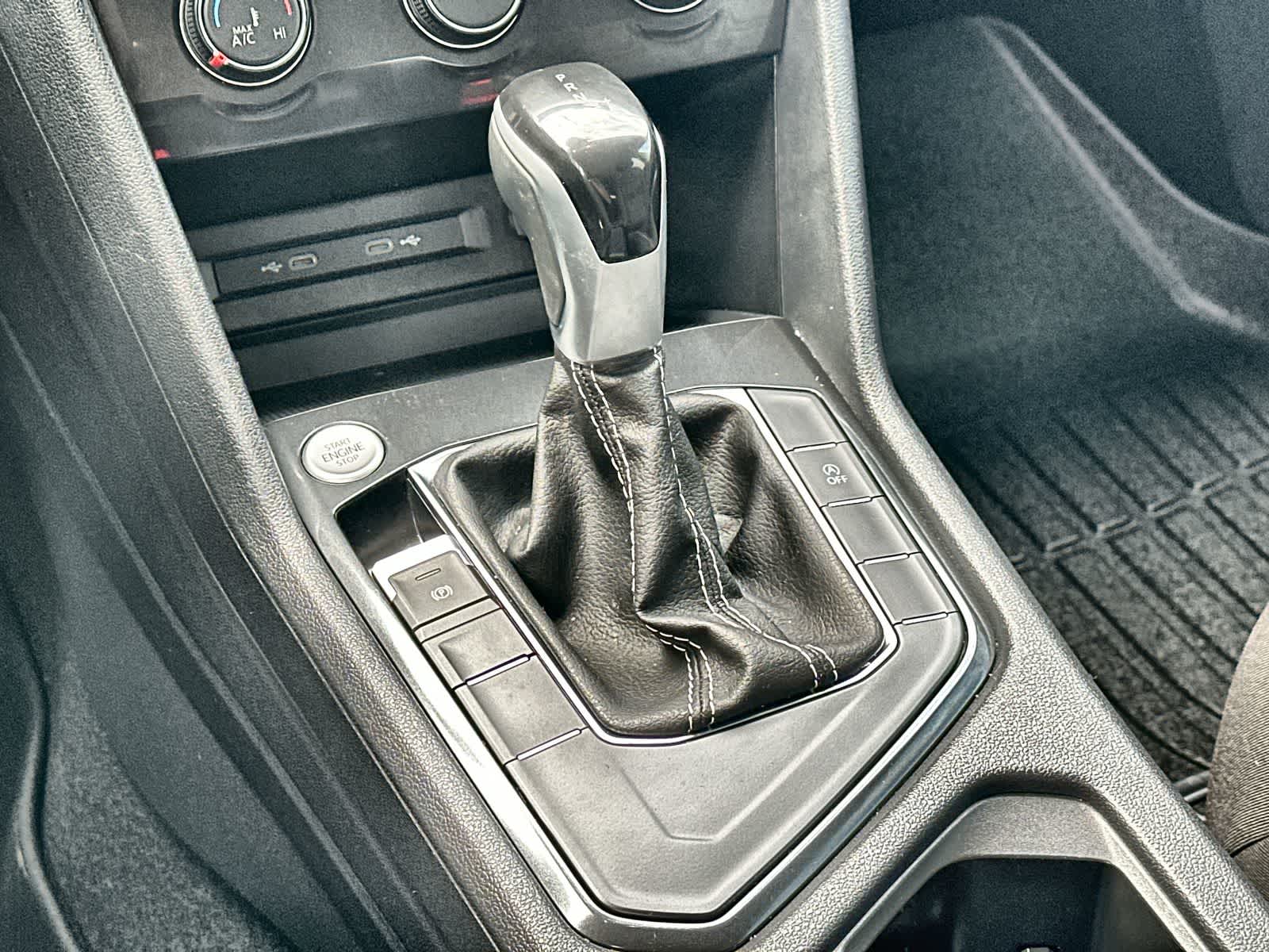 Thumbnail: 2024 Volkswagen Tiguan - 17