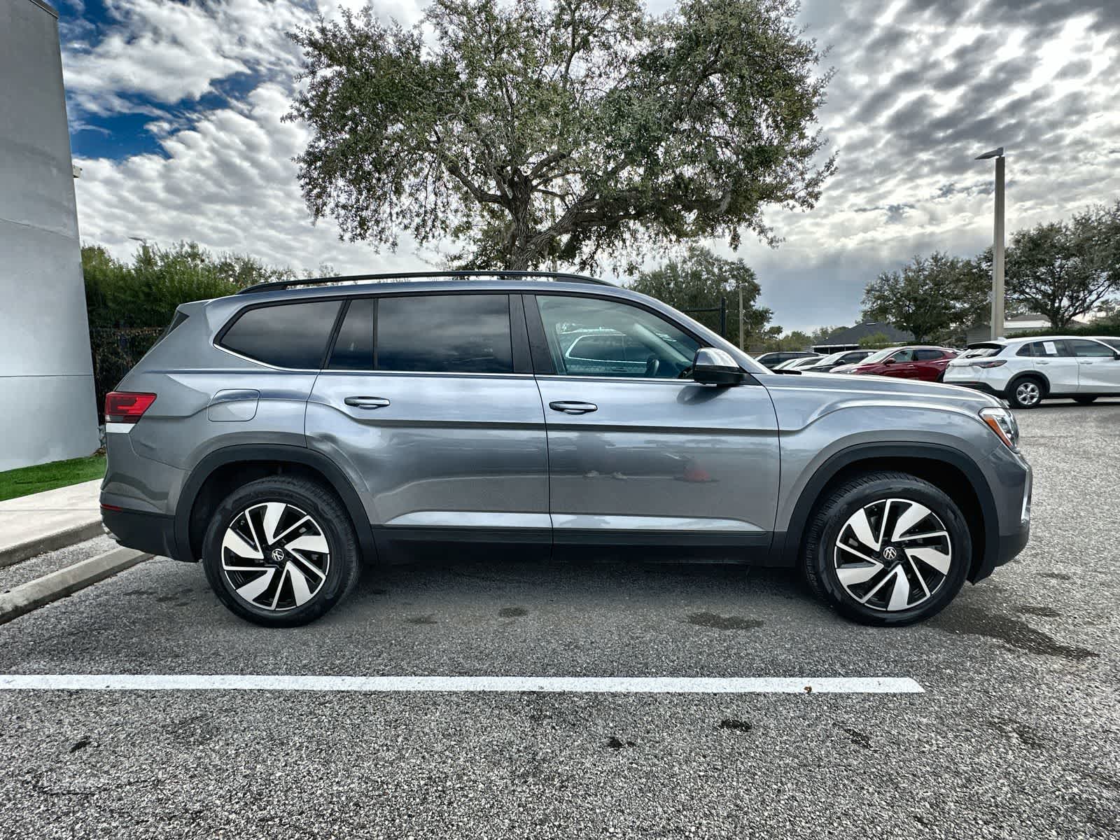 Thumbnail: 2024 Volkswagen Atlas - 10