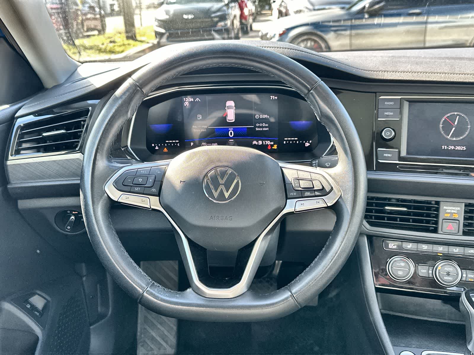 Thumbnail: 2024 Volkswagen Jetta - 15