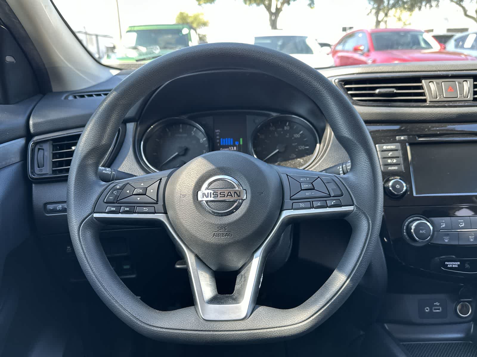 Thumbnail: 2020 Nissan Rogue Sport - 15