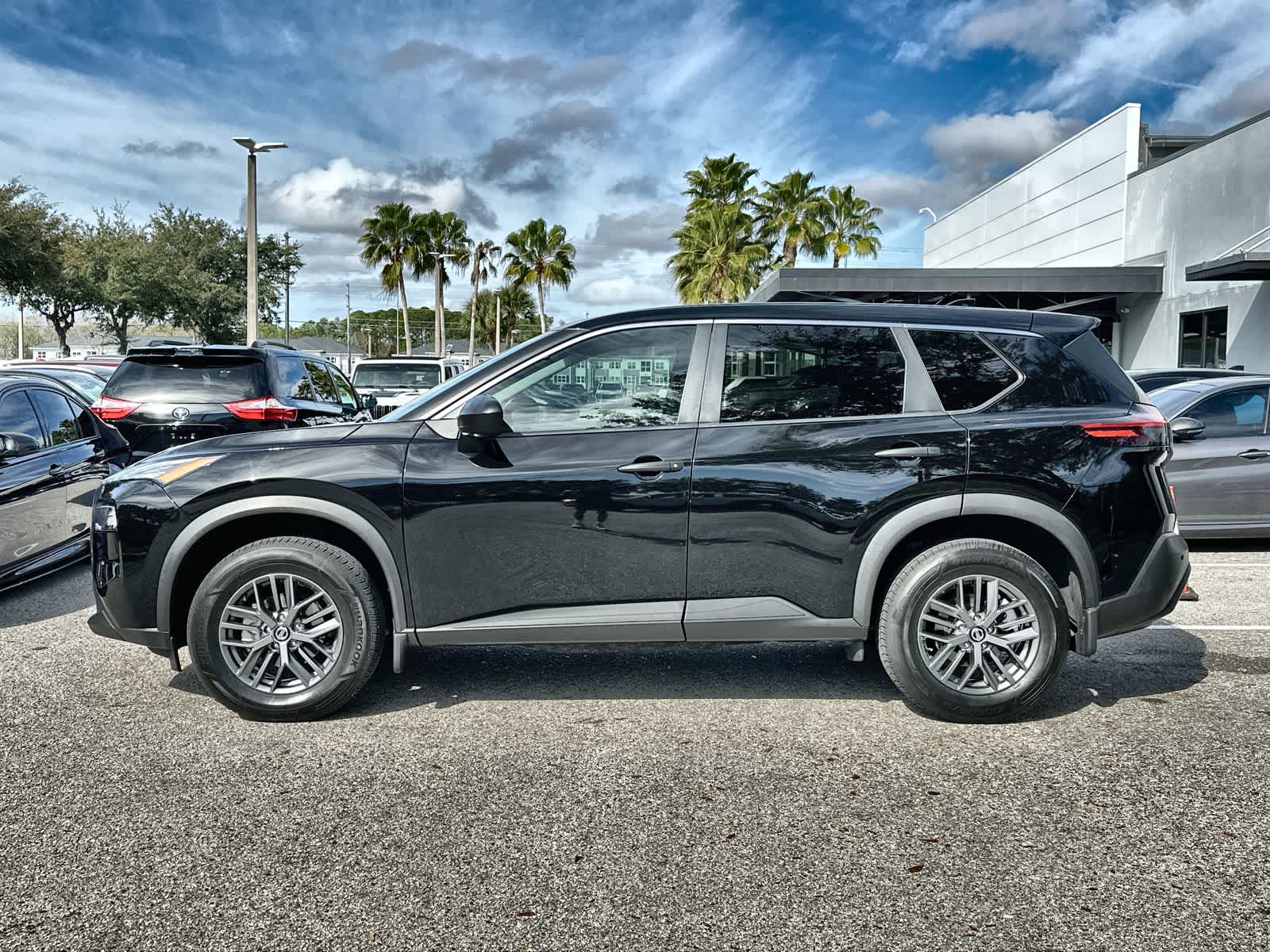 Thumbnail: 2021 Nissan Rogue - 3