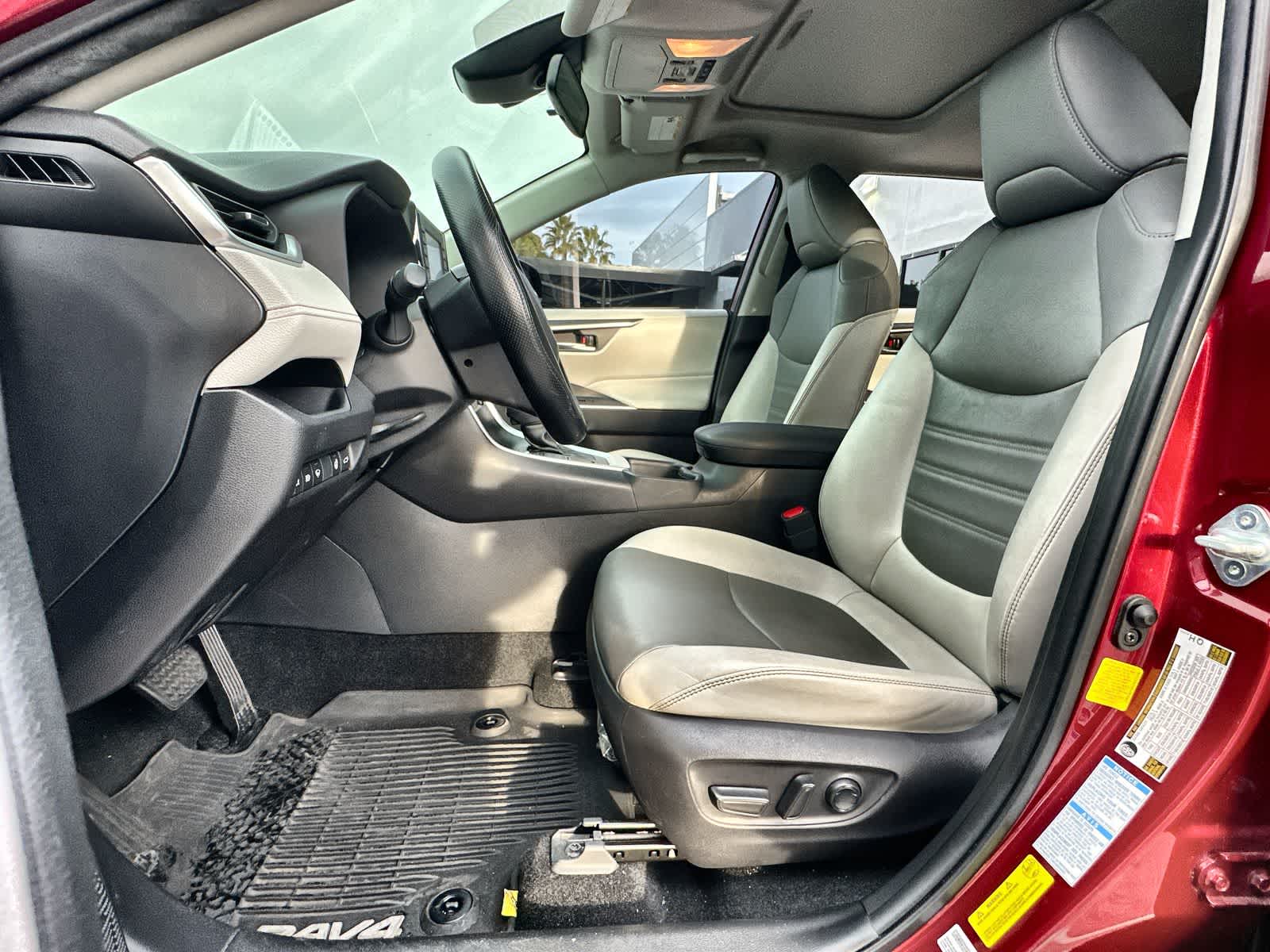 Thumbnail: 2020 Toyota RAV4 - 11