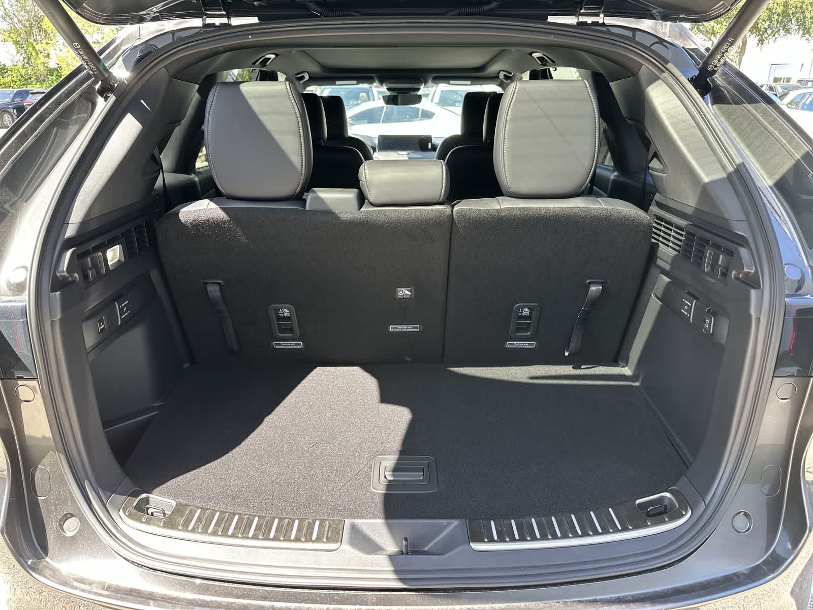 Thumbnail: 2026 Mazda CX-90 - 17