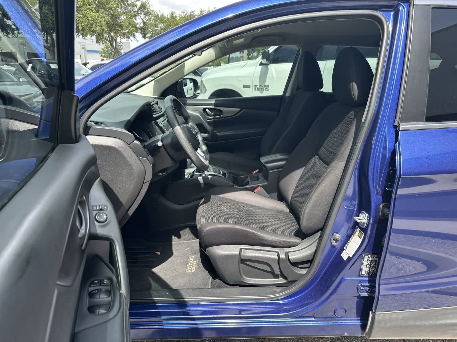 2019 Nissan Rogue Sport S 2