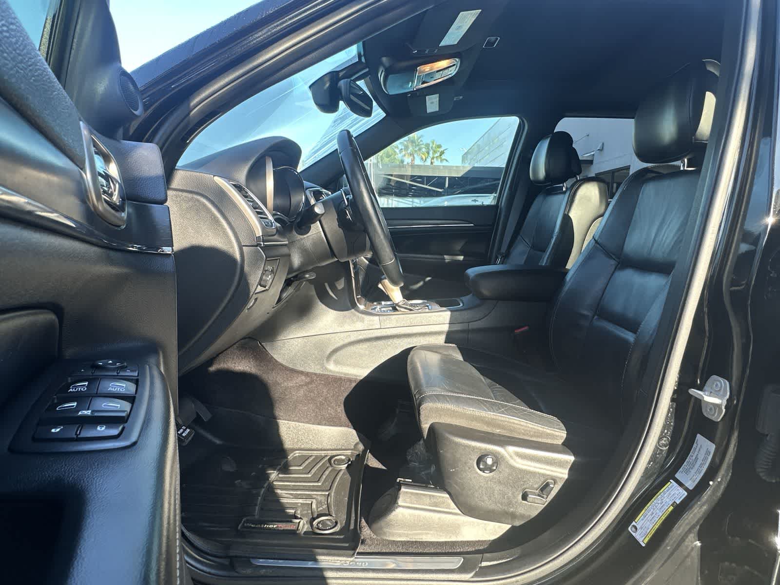 Thumbnail: 2017 Jeep Grand Cherokee - 2