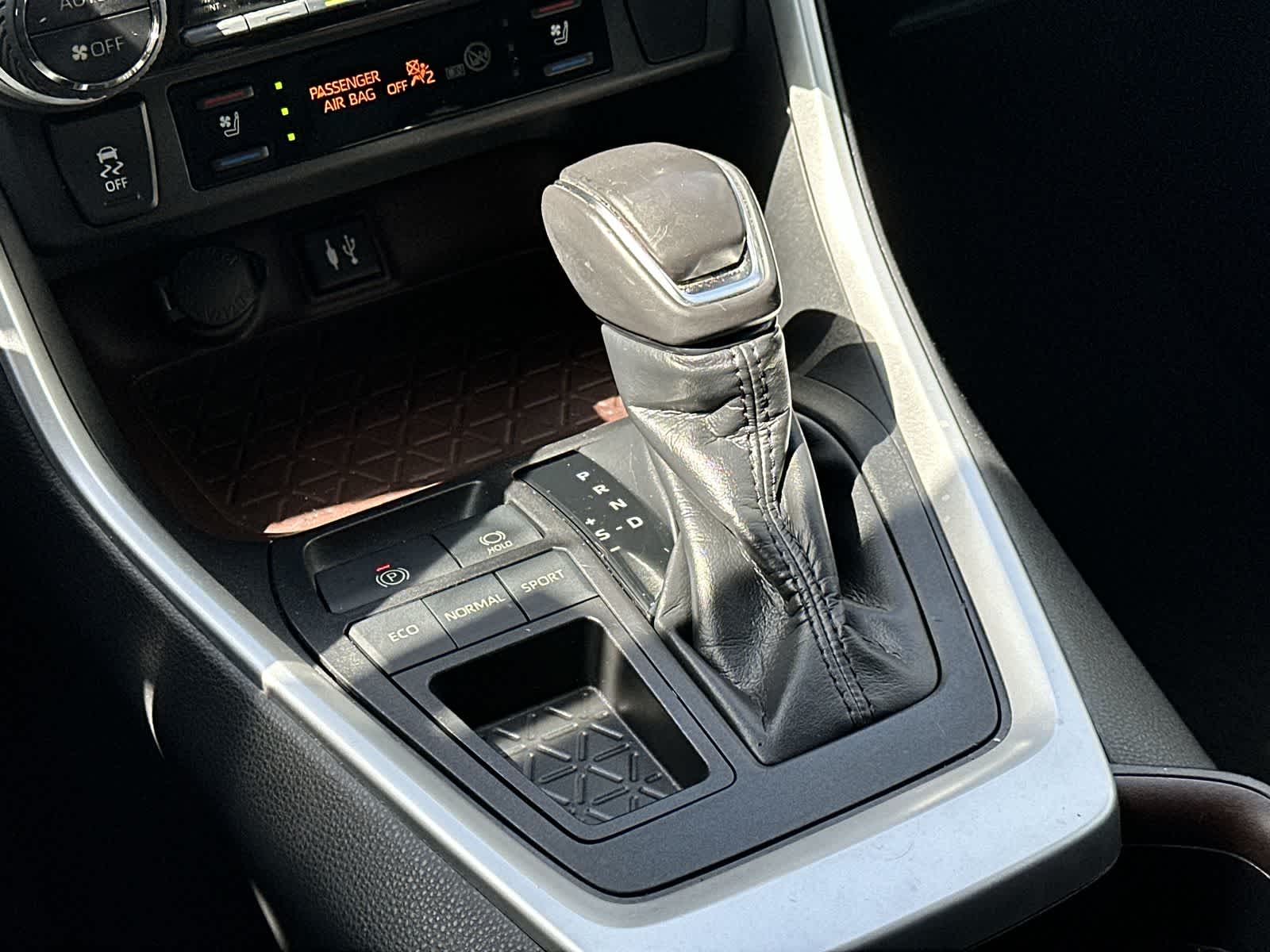 Thumbnail: 2019 Toyota RAV4 - 16