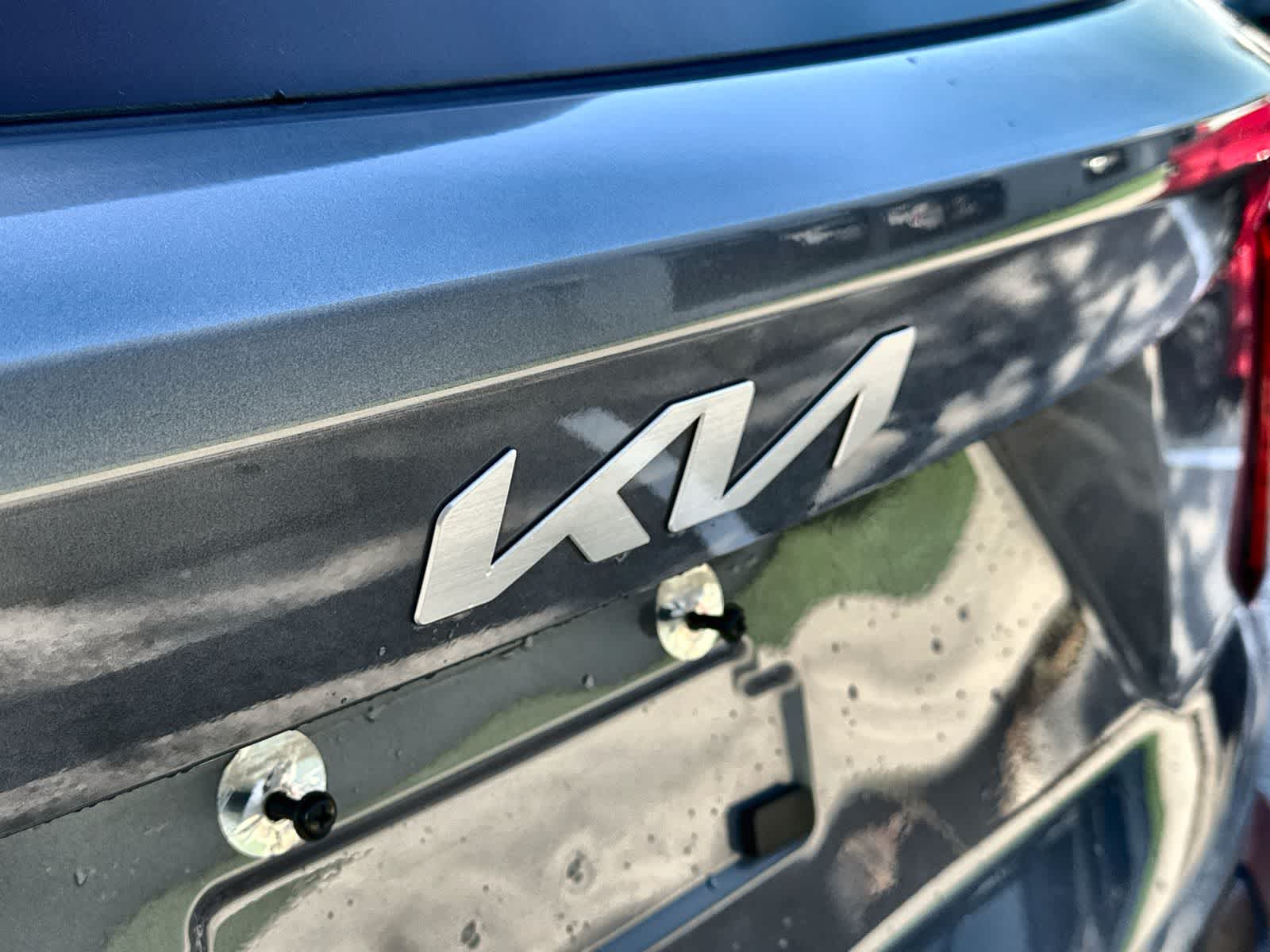 Thumbnail: 2023 Kia Sorento - 16