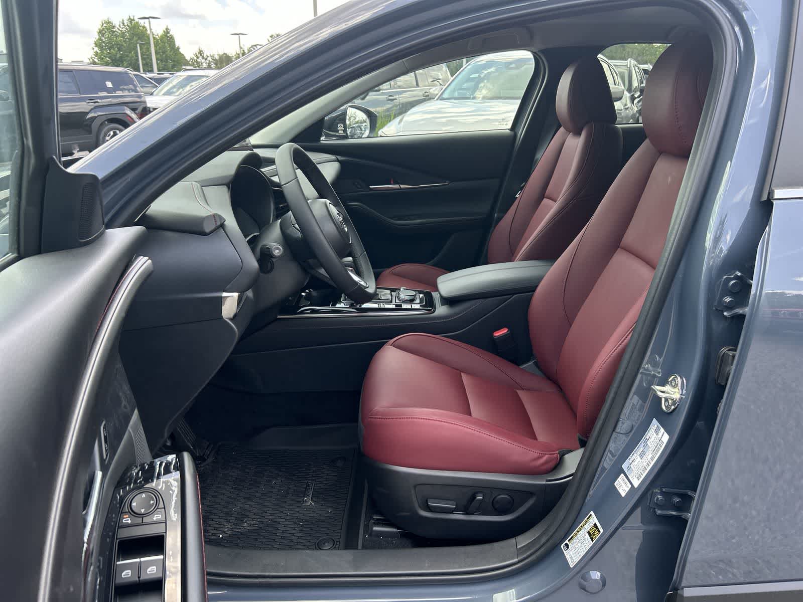 2025 Mazda CX-30 Carbon 3