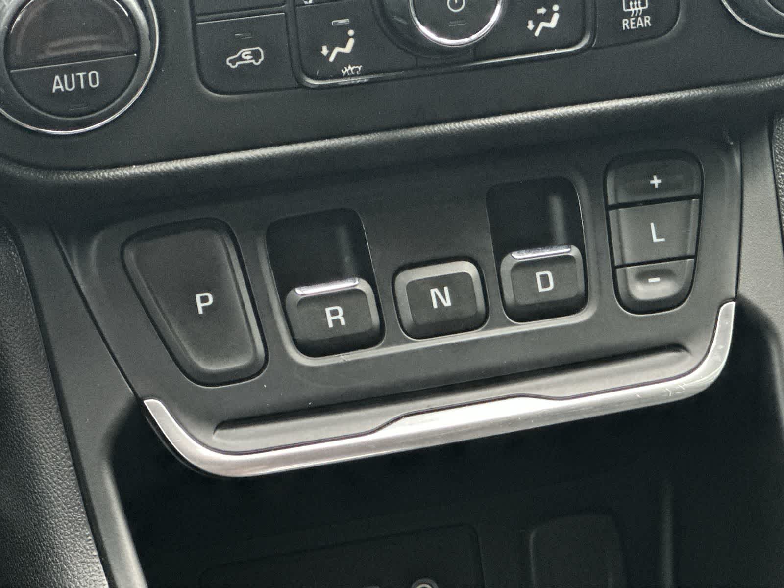 Thumbnail: 2018 GMC Terrain - 17