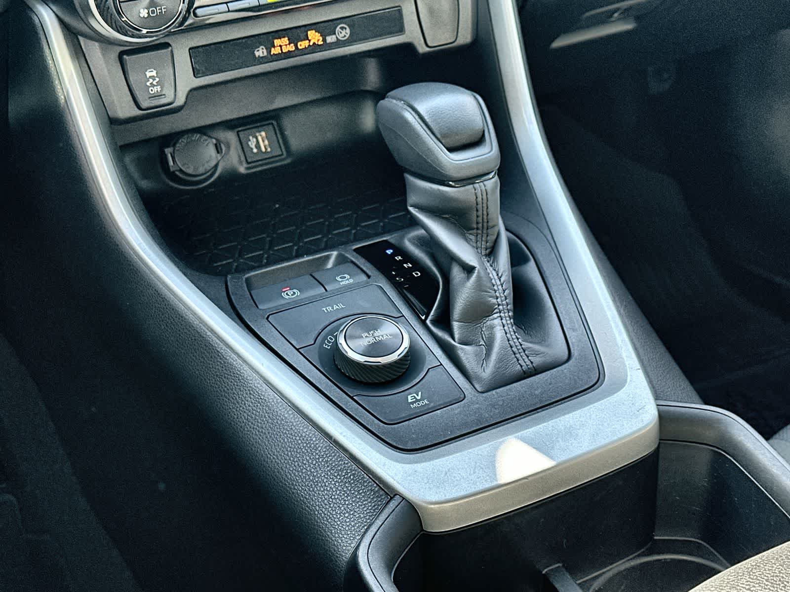 Thumbnail: 2023 Toyota RAV4 - 17