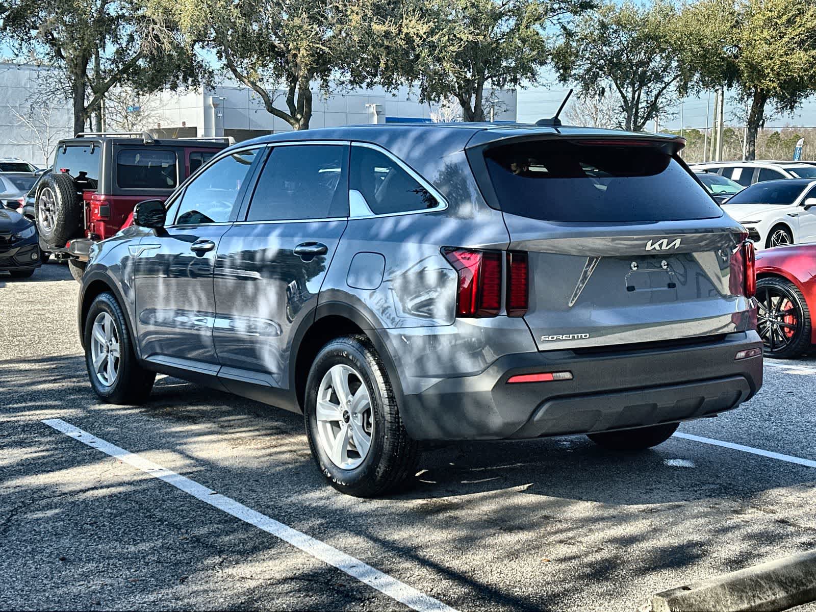 Thumbnail: 2023 Kia Sorento - 6