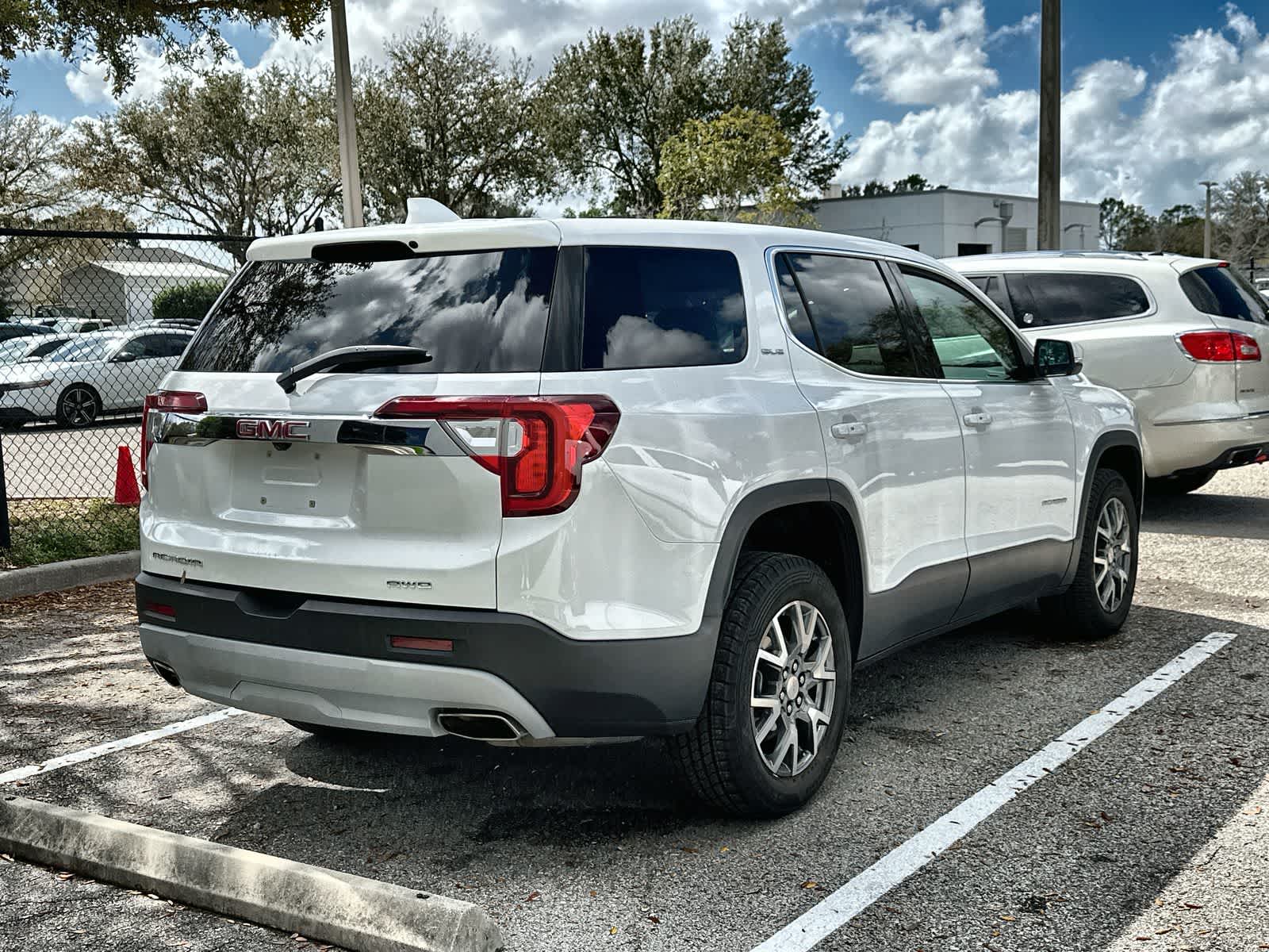 Thumbnail: 2023 GMC Acadia - 8