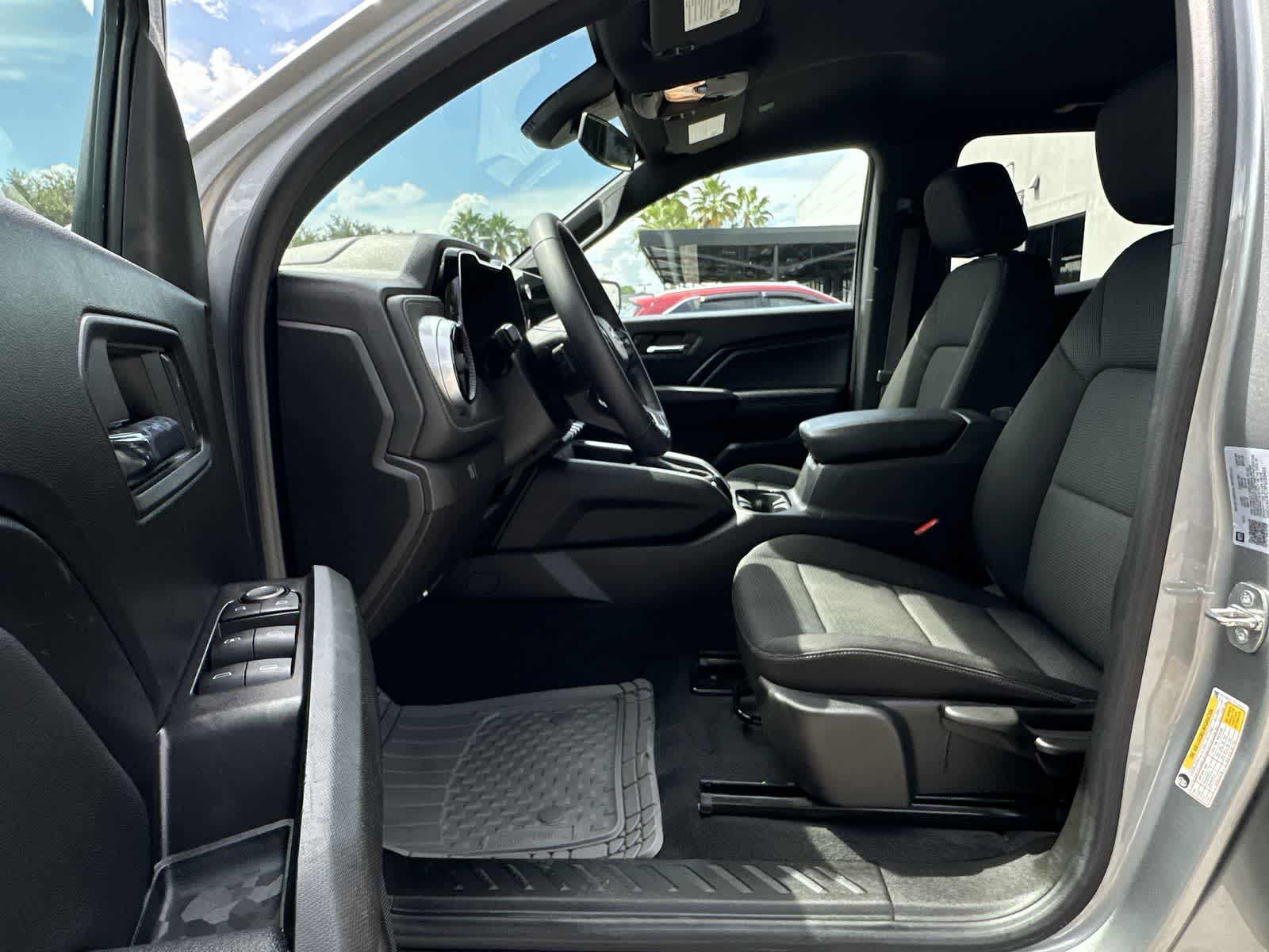 Thumbnail: 2023 Chevrolet Colorado - 11