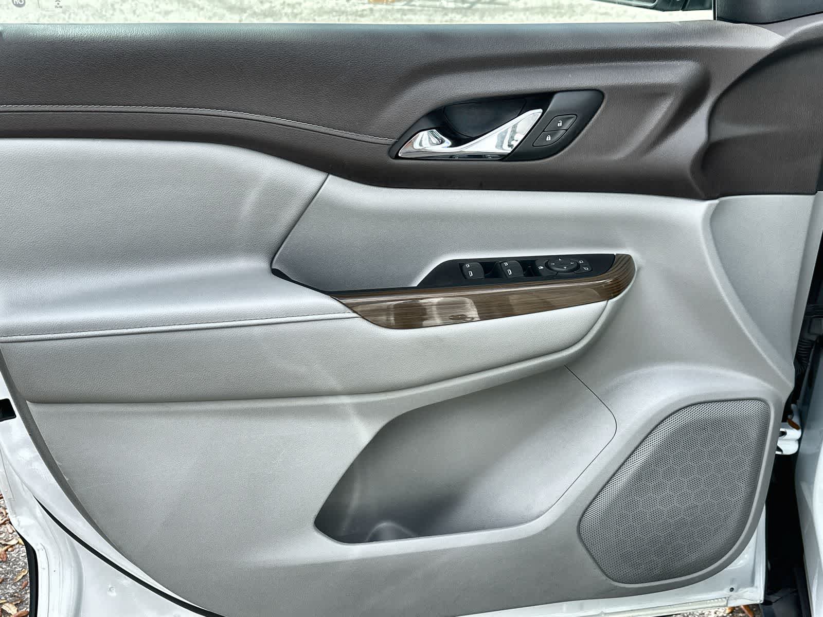 Thumbnail: 2023 GMC Acadia - 28