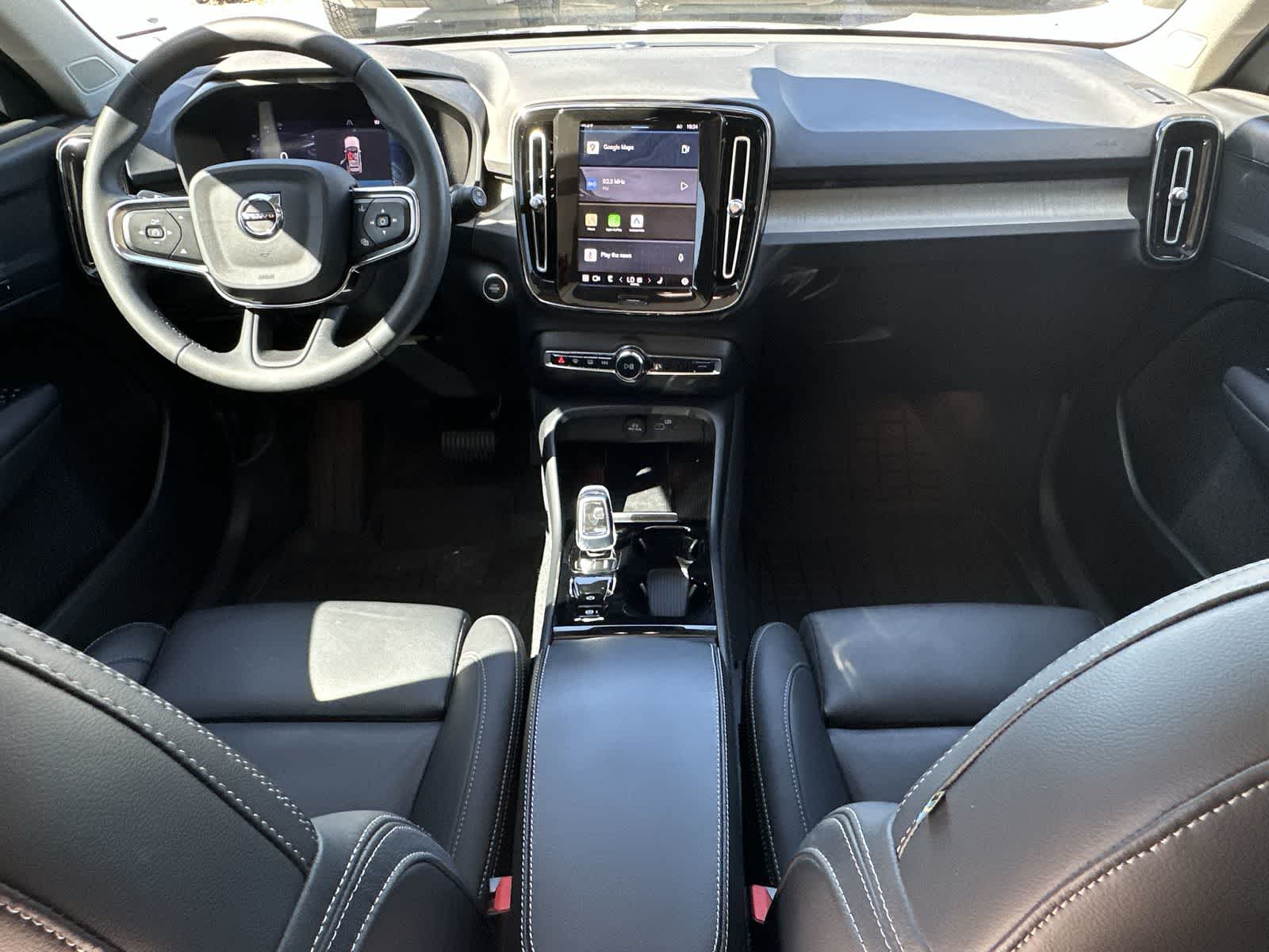 Thumbnail: 2024 Volvo XC40 - 10