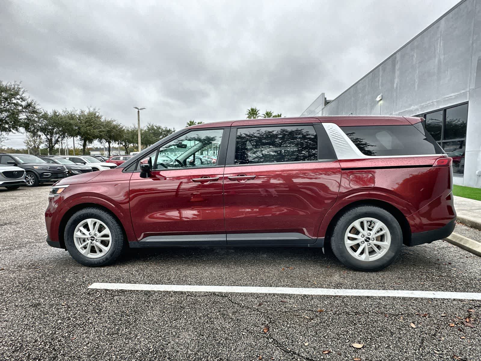 Thumbnail: 2024 Kia Carnival - 3