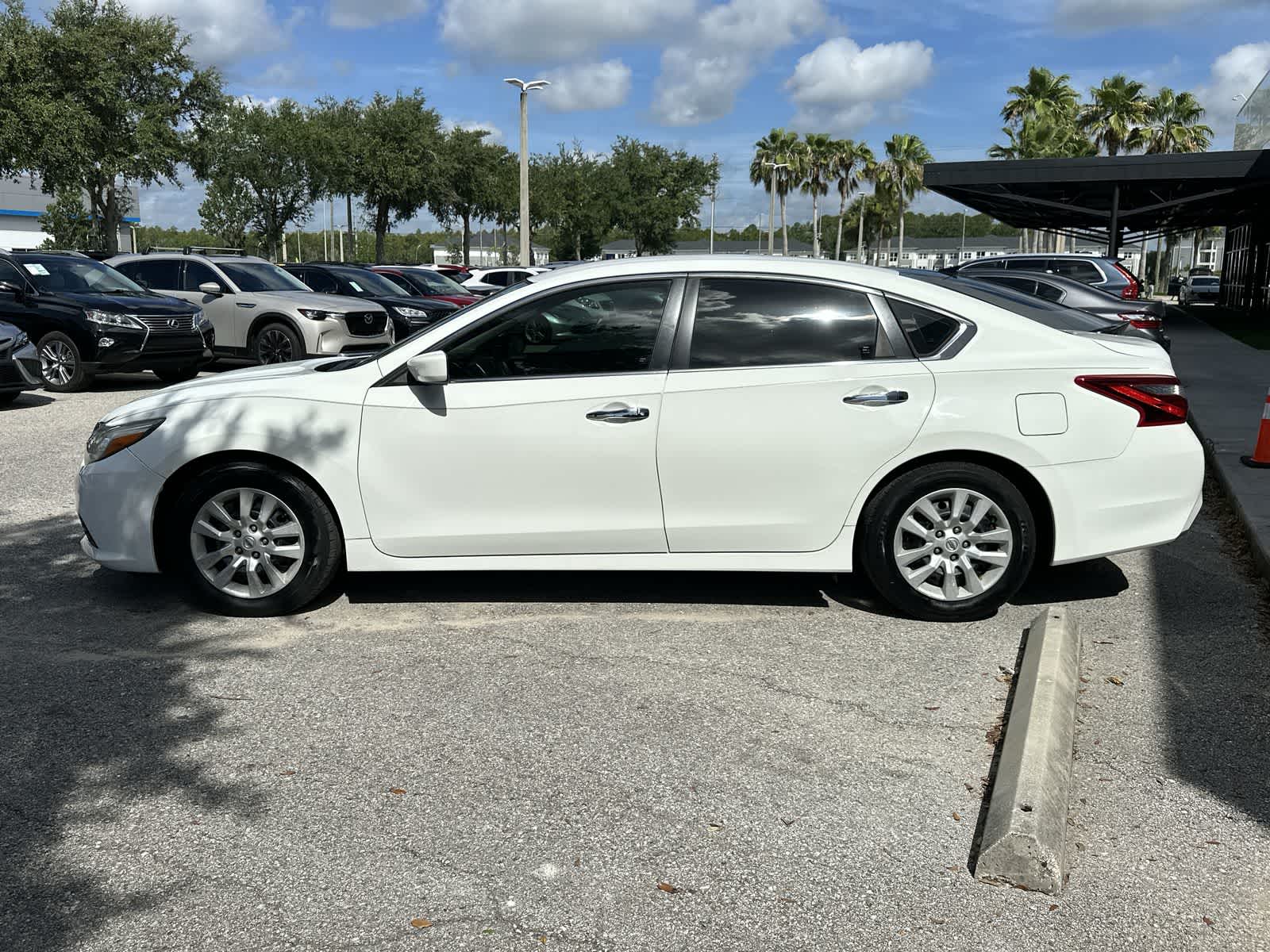 Thumbnail: 2017 Nissan Altima - 3
