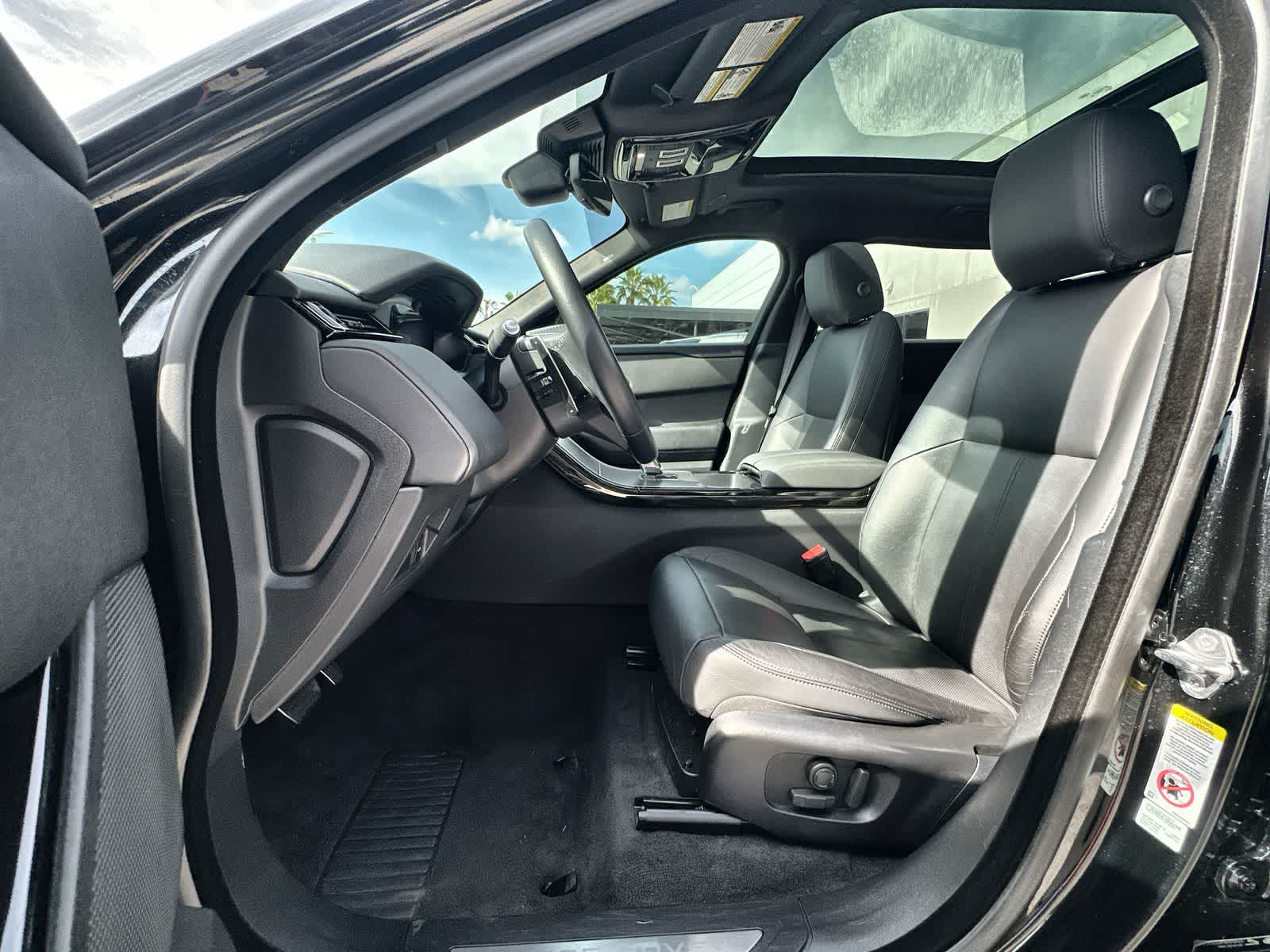 Thumbnail: 2025 Land Rover Range Rover Velar - 11