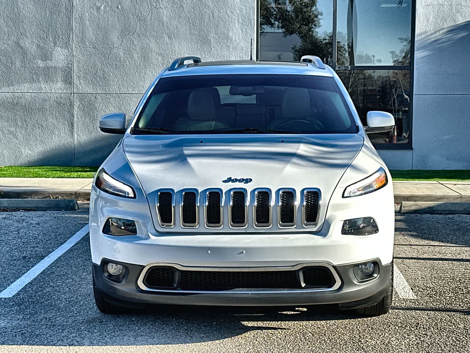 Thumbnail: 2018 Jeep Cherokee - 6