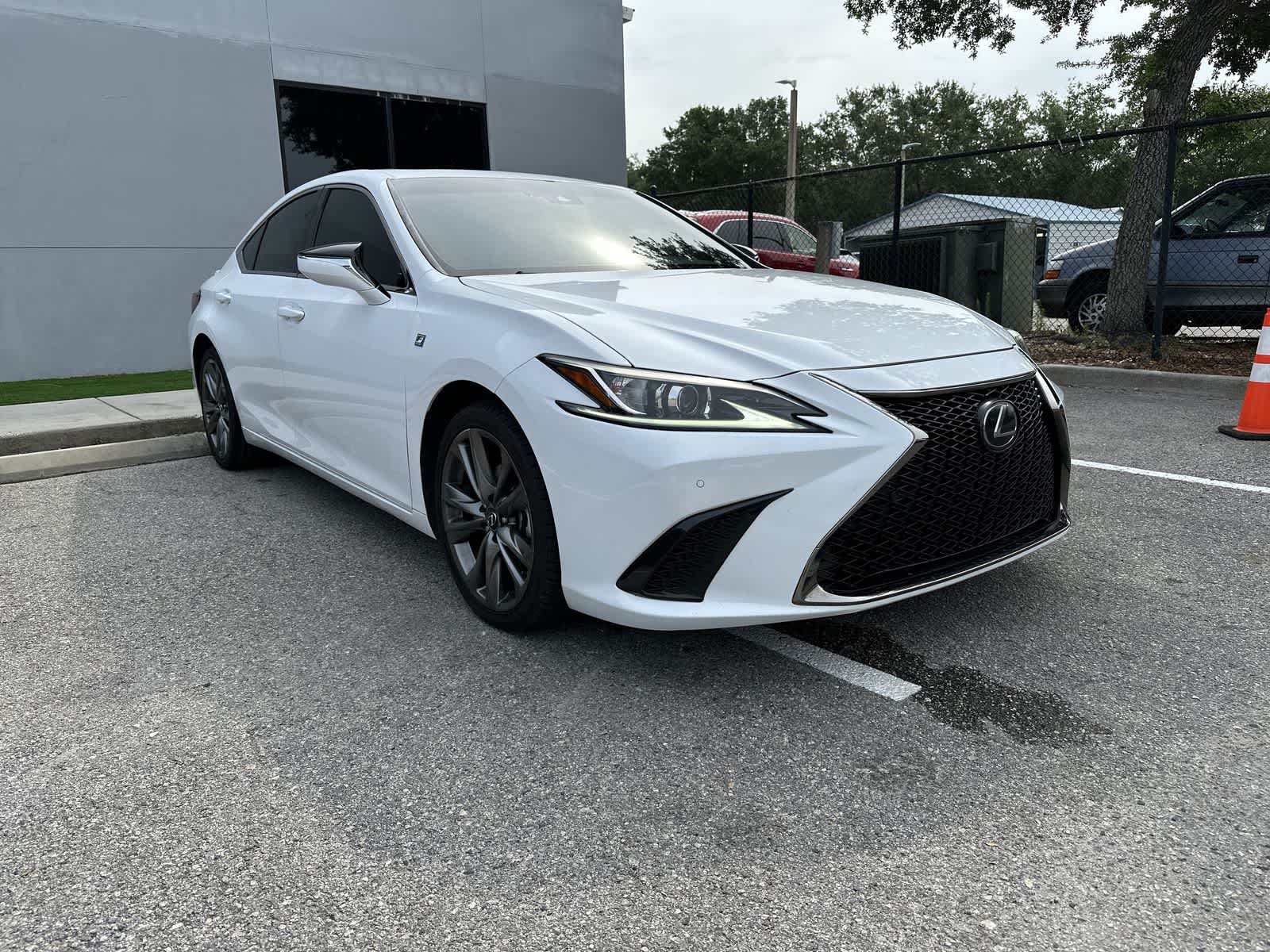 Thumbnail: 2019 Lexus ES - 11