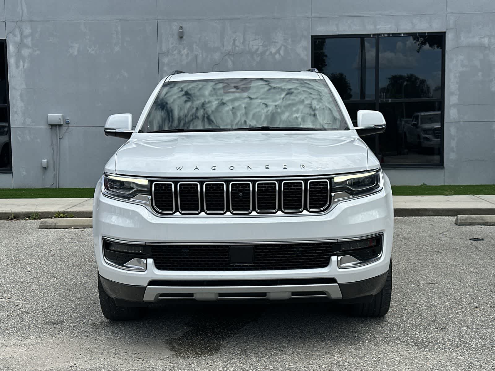 Thumbnail: 2022 Jeep Wagoneer - 6