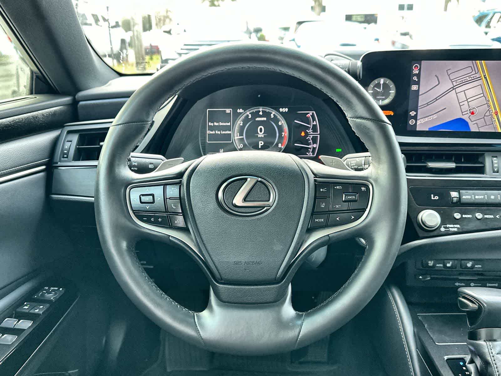 Thumbnail: 2022 Lexus ES - 15