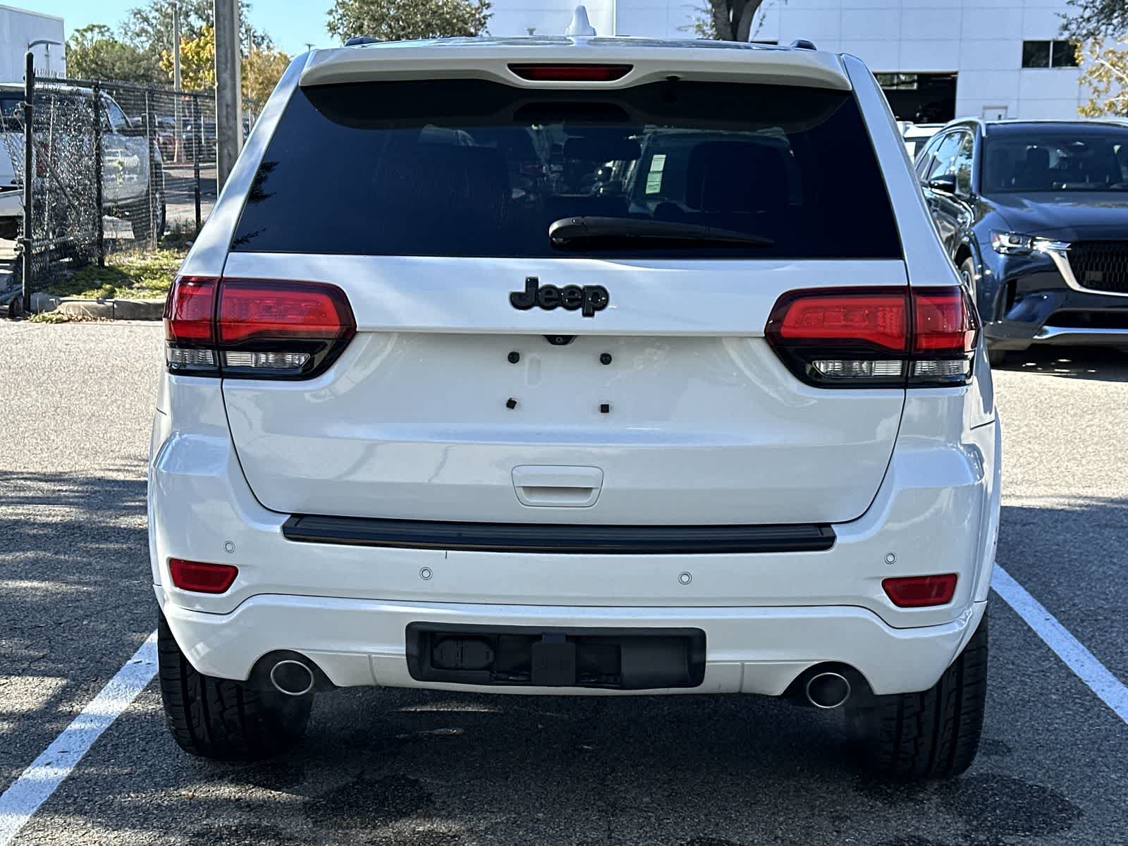 Thumbnail: 2015 Jeep Grand Cherokee - 6