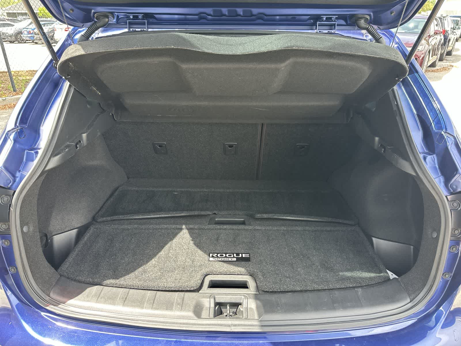 2019 Nissan Rogue Sport S 18