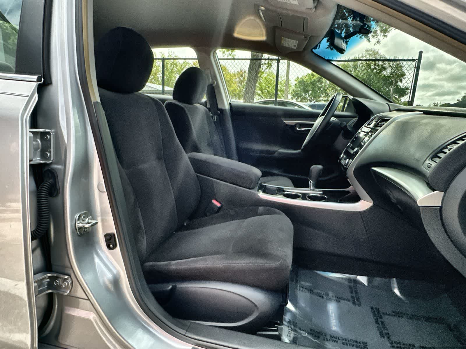 Thumbnail: 2013 Nissan Altima - 9