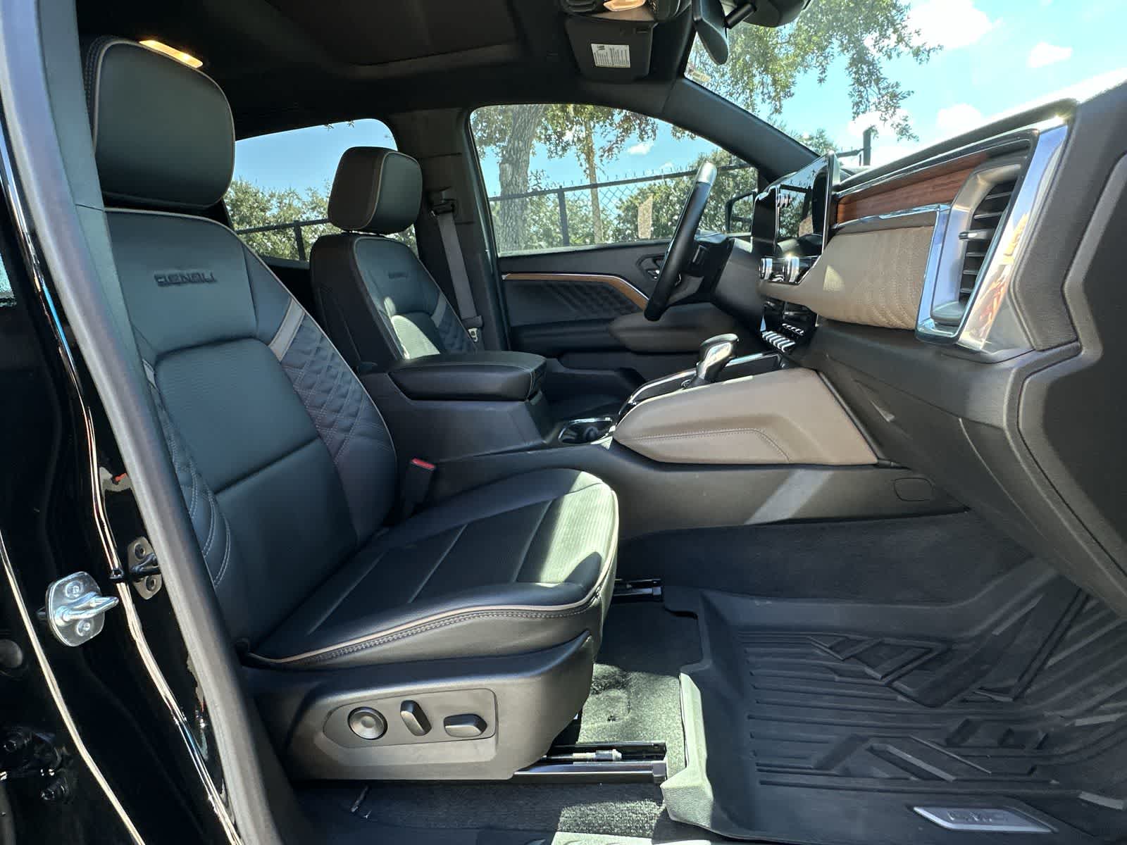 Thumbnail: 2024 GMC Canyon - 14