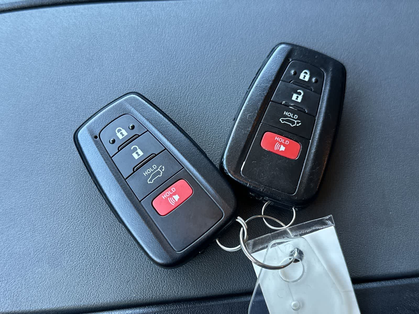 Thumbnail: 2022 Toyota Highlander - 20