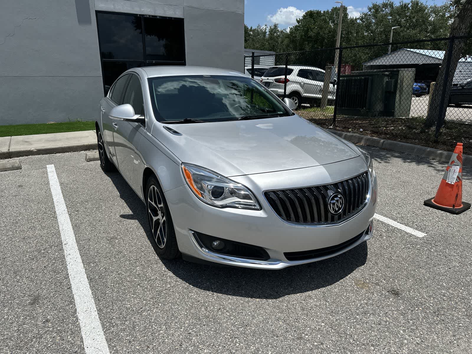 Thumbnail: 2017 Buick Regal - 10